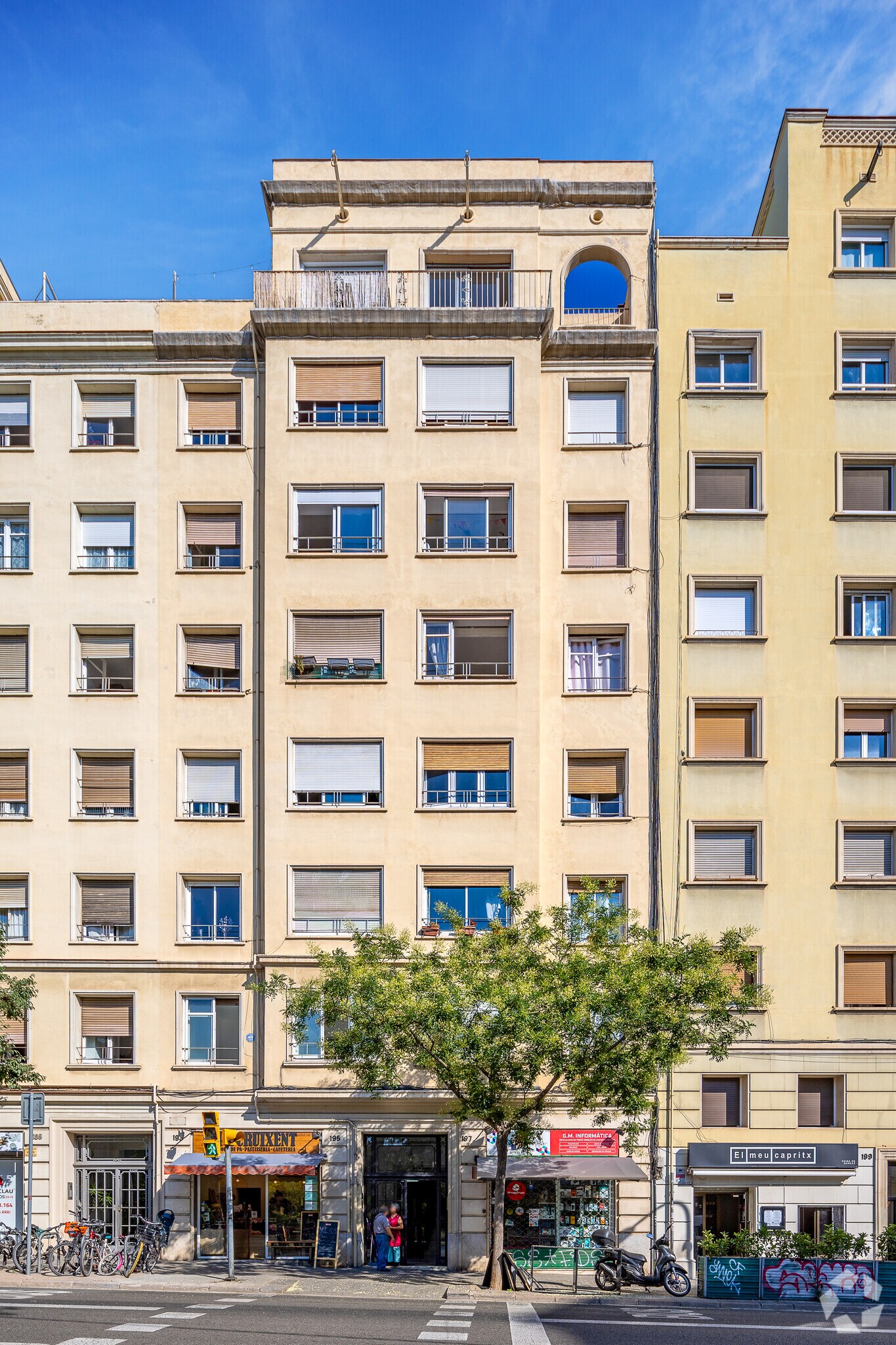 Carrer De Sant Antoni Maria Claret, 195-197, Barcelone, Barcelona à louer Photo principale– Image 1 sur 2