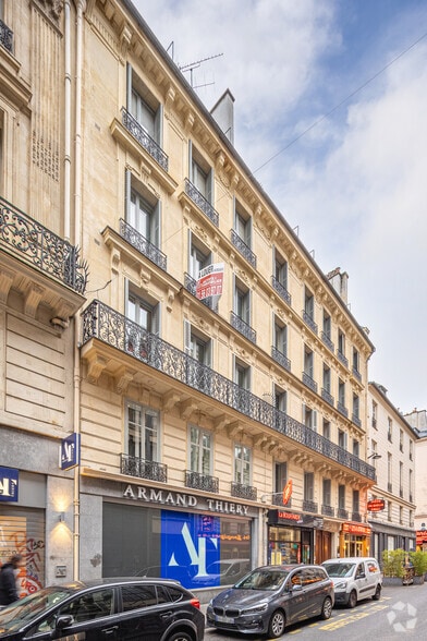 32 Rue De Caumartin, Paris à louer - Photo de l’immeuble – Image 2 sur 12