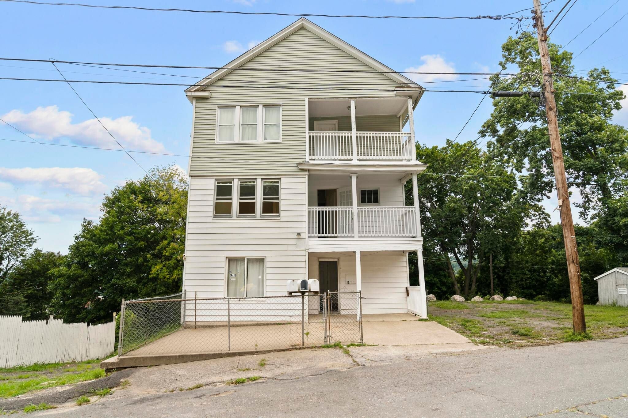 65 Drake St, Waterbury, CT à vendre Photo principale– Image 1 sur 2