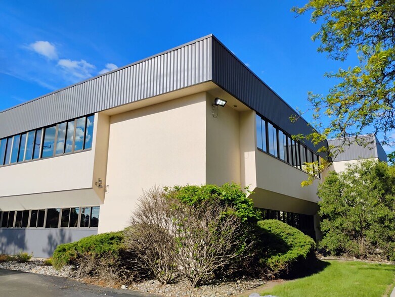 5123 W St Joe Hwy, Lansing, MI à louer - Photo de l’immeuble – Image 2 sur 5