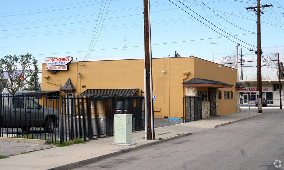 2299 N Arrowhead Ave, San Bernardino, CA à vendre - Photo de l’immeuble – Image 2 sur 7