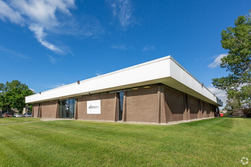 6101 6th St SE, Calgary, AB à vendre - Photo de l’immeuble – Image 2 sur 5