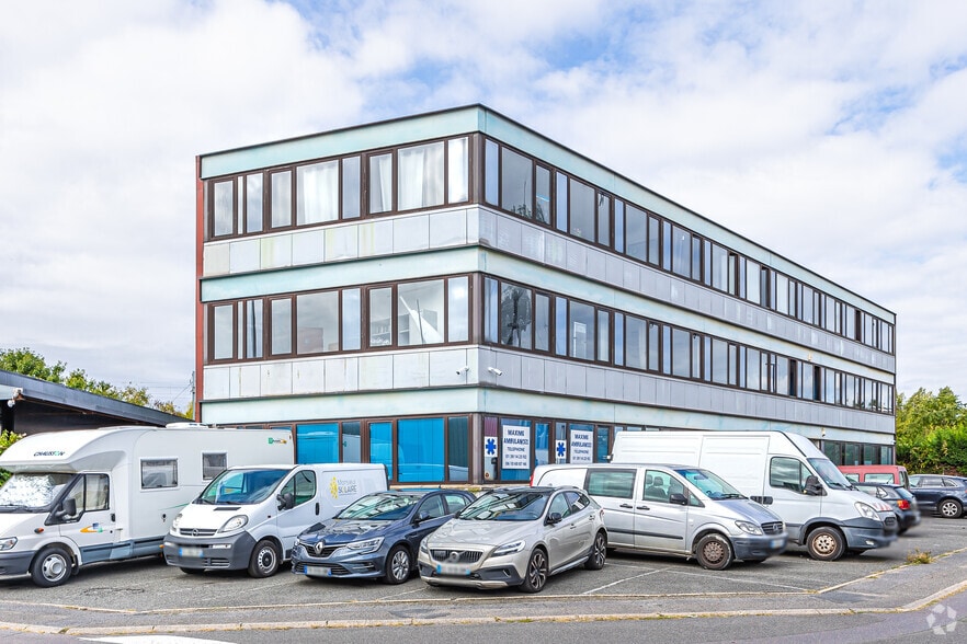 29-31 Rue Des Entrepreneurs, Carrières-sur-Seine à louer - Photo principale – Image 1 sur 2