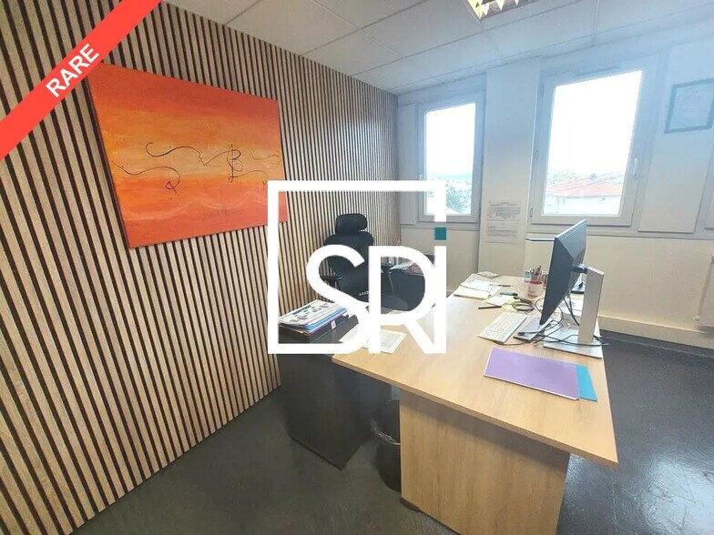 Bureau dans Clermont-Ferrand à vendre - Photo de l’immeuble – Image 3 sur 12