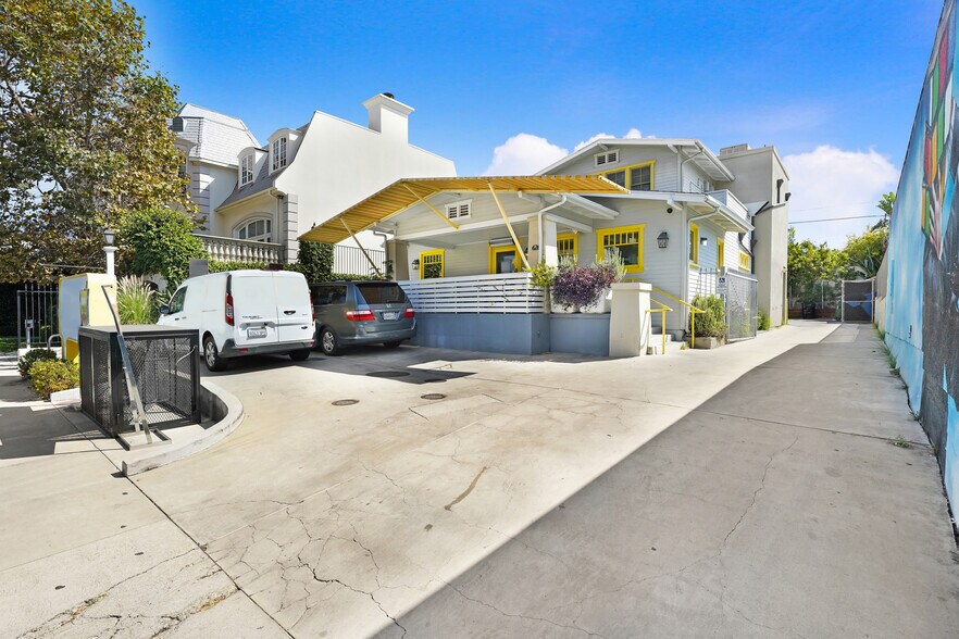 626 N Larchmont Blvd, Los Angeles, CA à vendre - Photo de l’immeuble – Image 2 sur 17