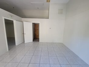 7041-7111 W Commercial Blvd, Tamarac, FL à louer Photo de l’immeuble– Image 1 sur 3