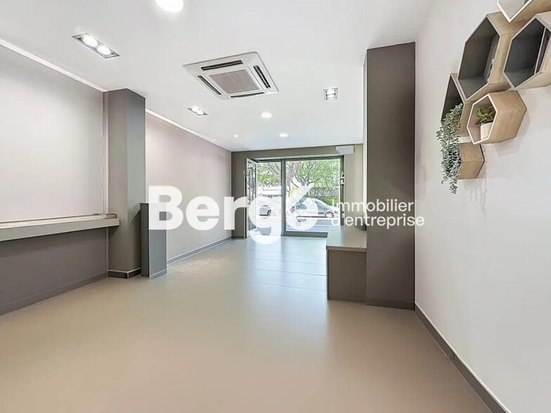 Local commercial dans Antibes à louer - Photo intérieure – Image 1 sur 7