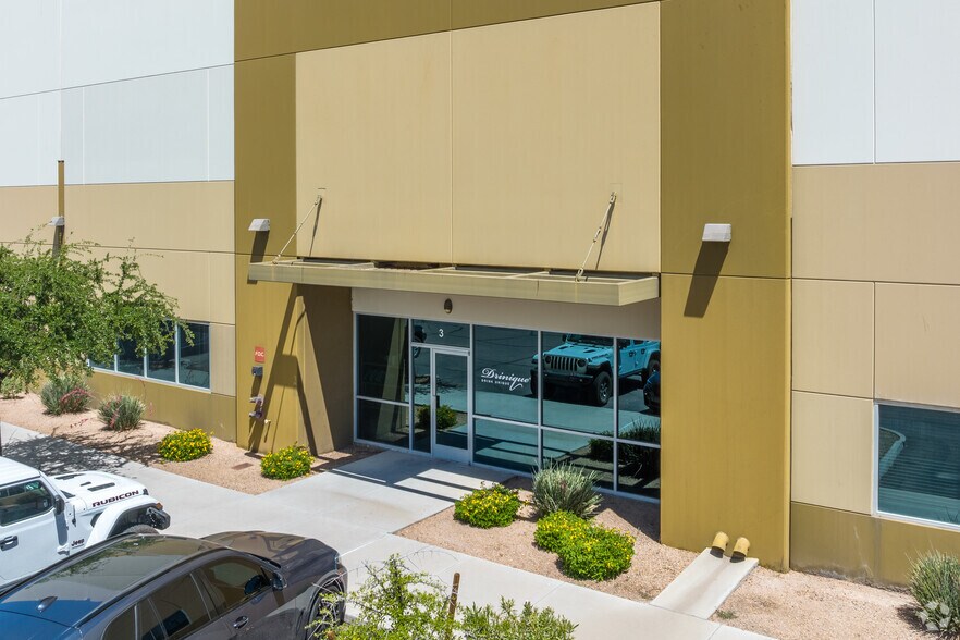 5720 S 40th St, Phoenix, AZ à louer - Photo de l’immeuble – Image 2 sur 4