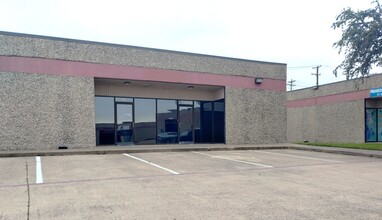 2100 S Great Southwest Pky, Grand Prairie, TX à louer Photo de l’immeuble– Image 2 sur 12