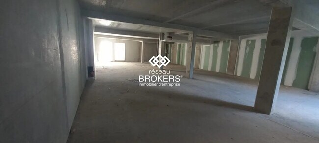 Plus de détails pour Local commercial à vendre