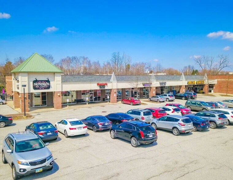 10735 Ravenna Rd, Twinsburg, OH à louer - Photo de l’immeuble – Image 2 sur 14