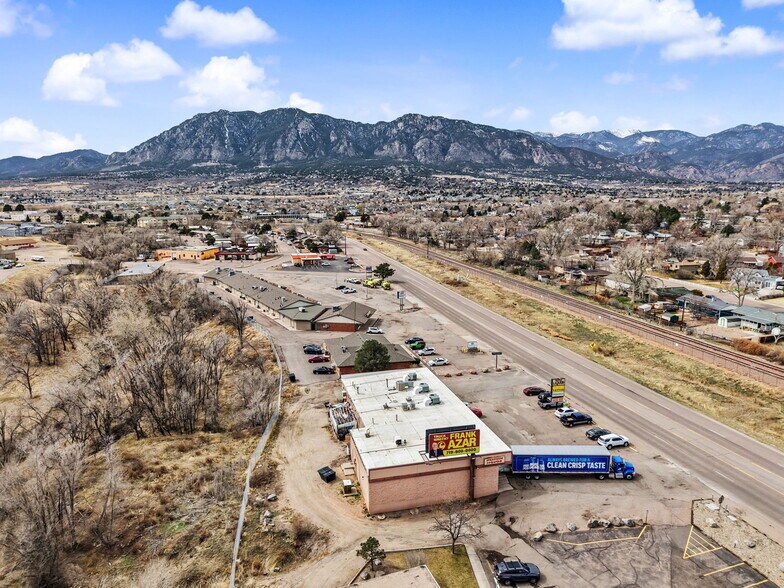 1807 B St, Colorado Springs, CO à vendre - Photo de l’immeuble – Image 3 sur 13