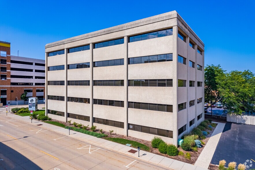 200 E Washington St, Appleton, WI à louer - Photo de l’immeuble – Image 3 sur 8