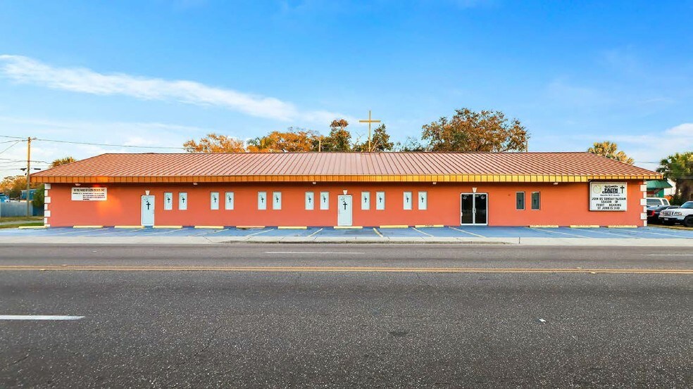 558 28th St S, Saint Petersburg, FL à louer - Photo de l’immeuble – Image 2 sur 3