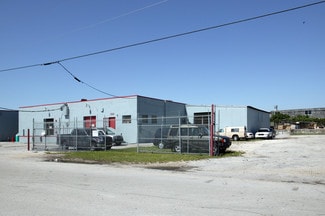 Plus de détails pour Two Dock High Warehouses Plus Yard – à vendre, Miami, FL