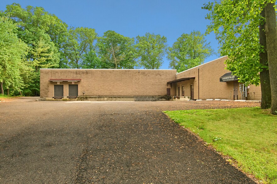 242-246 Geiger Rd, Philadelphia, PA à louer - Photo de l’immeuble – Image 1 sur 2