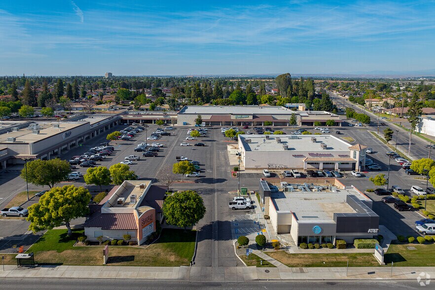 4320-4422 Ming Ave, Bakersfield, CA à vendre - Photo de l’immeuble – Image 3 sur 11