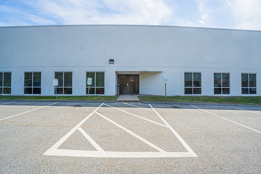 10 Lyberty Way, Westford, MA à louer - Photo de l’immeuble – Image 3 sur 31