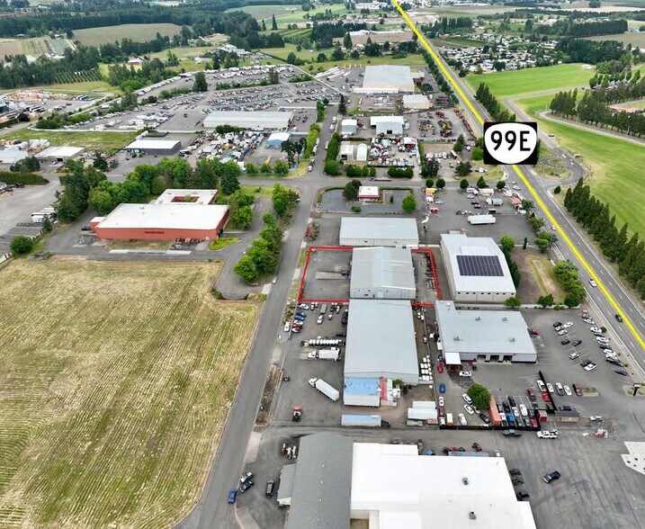 2500 National Way, Woodburn, OR à vendre - Aérien – Image 2 sur 5