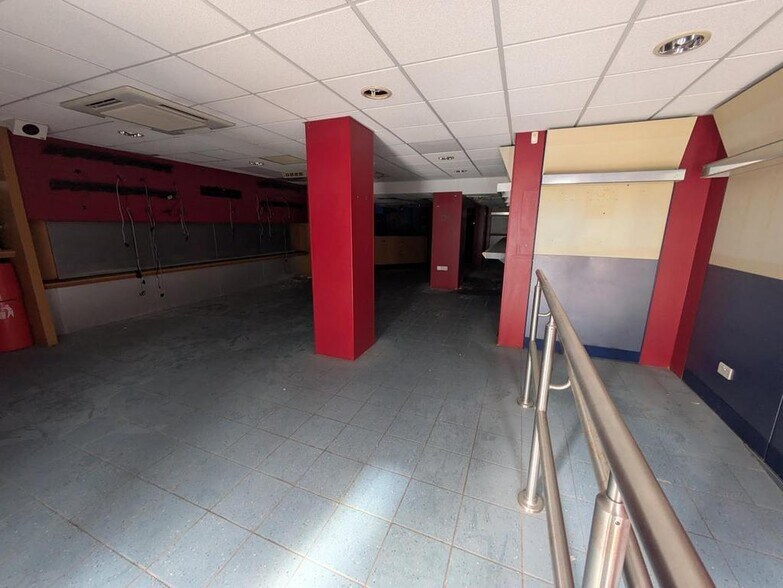 221-227 High St, Guildford à louer - Photo de l’immeuble – Image 2 sur 4