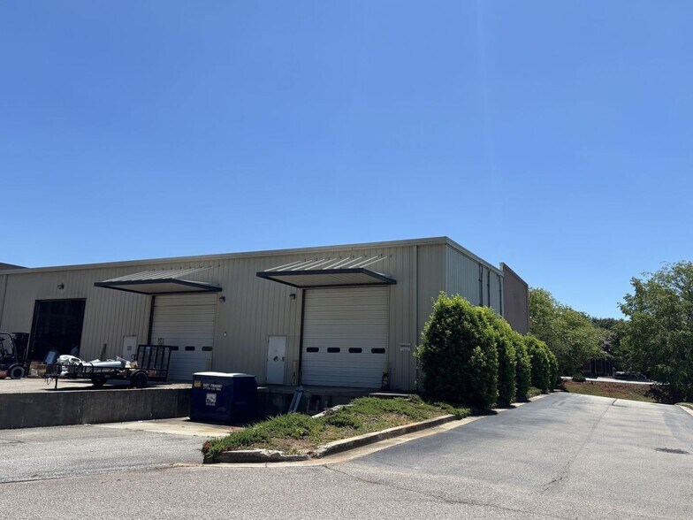 73 Enterprise Dr, Pendergrass, GA à louer - Photo de l’immeuble – Image 2 sur 2
