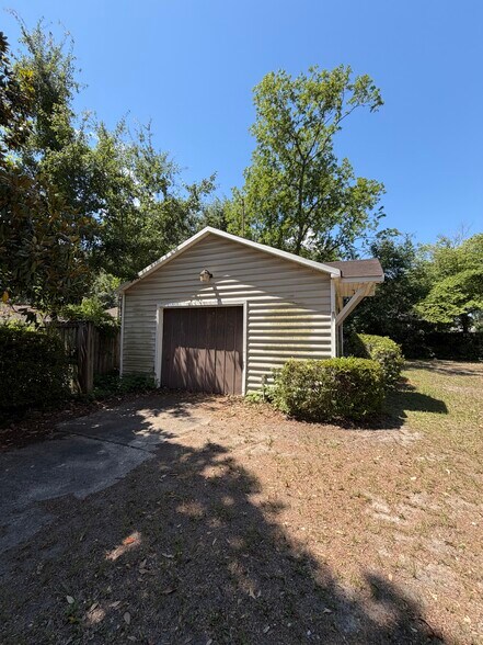 1227 Yeamans Hall Rd, Hanahan, SC à vendre - Photo de l’immeuble – Image 3 sur 13