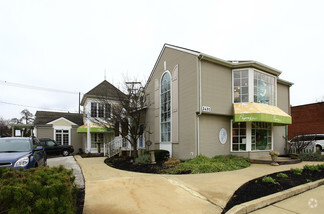 Plus de détails pour 3451 Fairmount Blvd, Cleveland Heights, OH - Local commercial à vendre