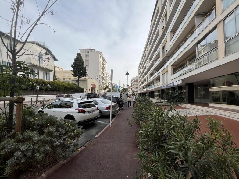 Local commercial dans Cannes à louer - Photo de l’immeuble – Image 2 sur 7