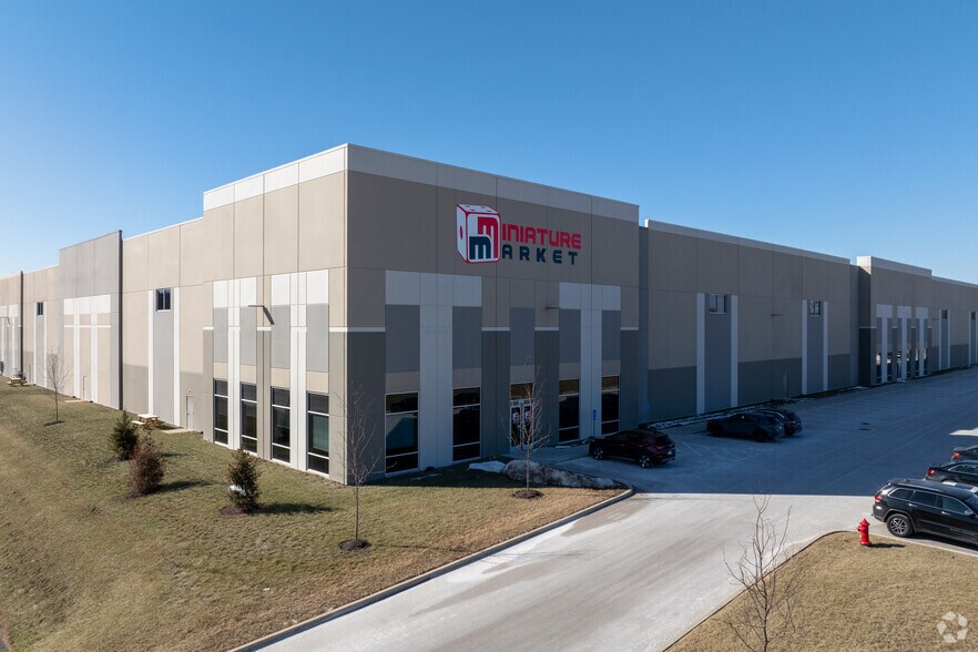 4690 Tradeport Dr, Hazelwood, MO à louer - Photo de l’immeuble – Image 2 sur 9