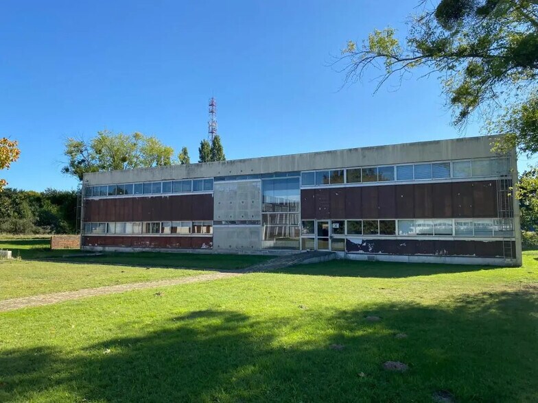 Local commercial dans Épernon à louer - Photo de l’immeuble – Image 2 sur 6