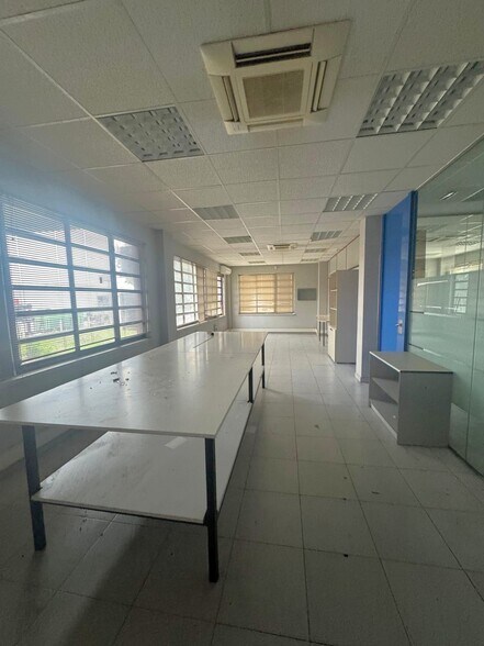 Bureaux/Local commercial dans Azuqueca de Henares, Guadalajara à louer - Photo principale – Image 1 sur 3