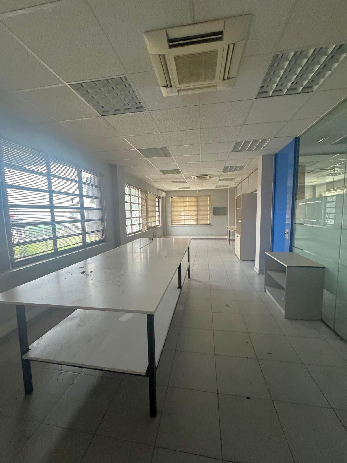 Bureaux/Local commercial dans Azuqueca de Henares, Guadalajara à louer Photo principale– Image 1 sur 4