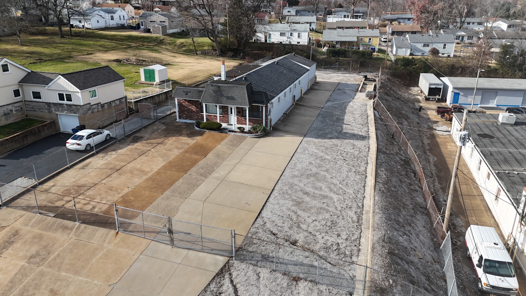 10703 Tesshire Dr, Saint Louis, MO à vendre Photo de l’immeuble– Image 1 sur 13