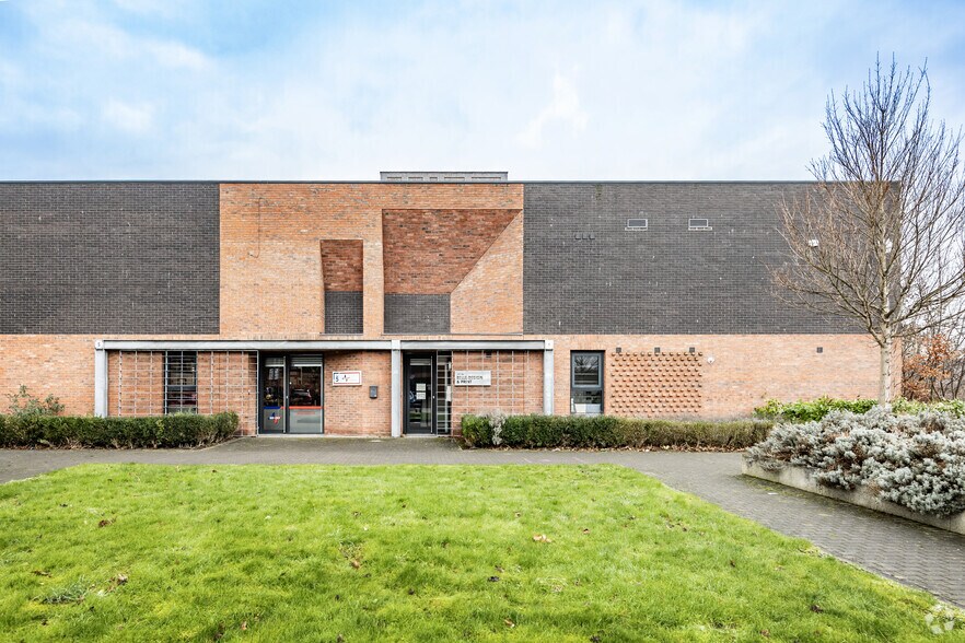 325 Ordsall Ln, Salford à vendre - Photo de l’immeuble – Image 3 sur 33