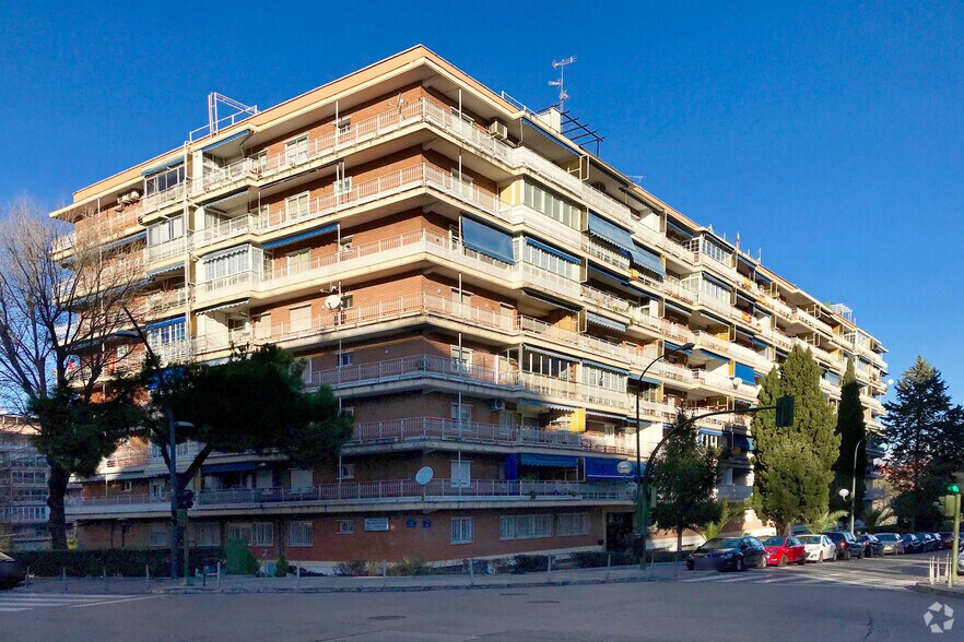 Immeuble residentiel dans Móstoles, Madrid à vendre - Photo de l’immeuble – Image 3 sur 3