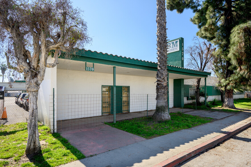 1570 W Mission Blvd, Pomona, CA à louer - Photo de l’immeuble – Image 1 sur 33