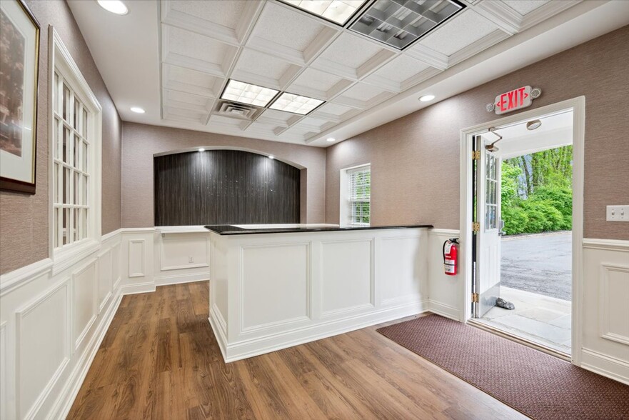 55 Stirling Rd, Watchung, NJ à louer - Photo intérieure – Image 2 sur 17