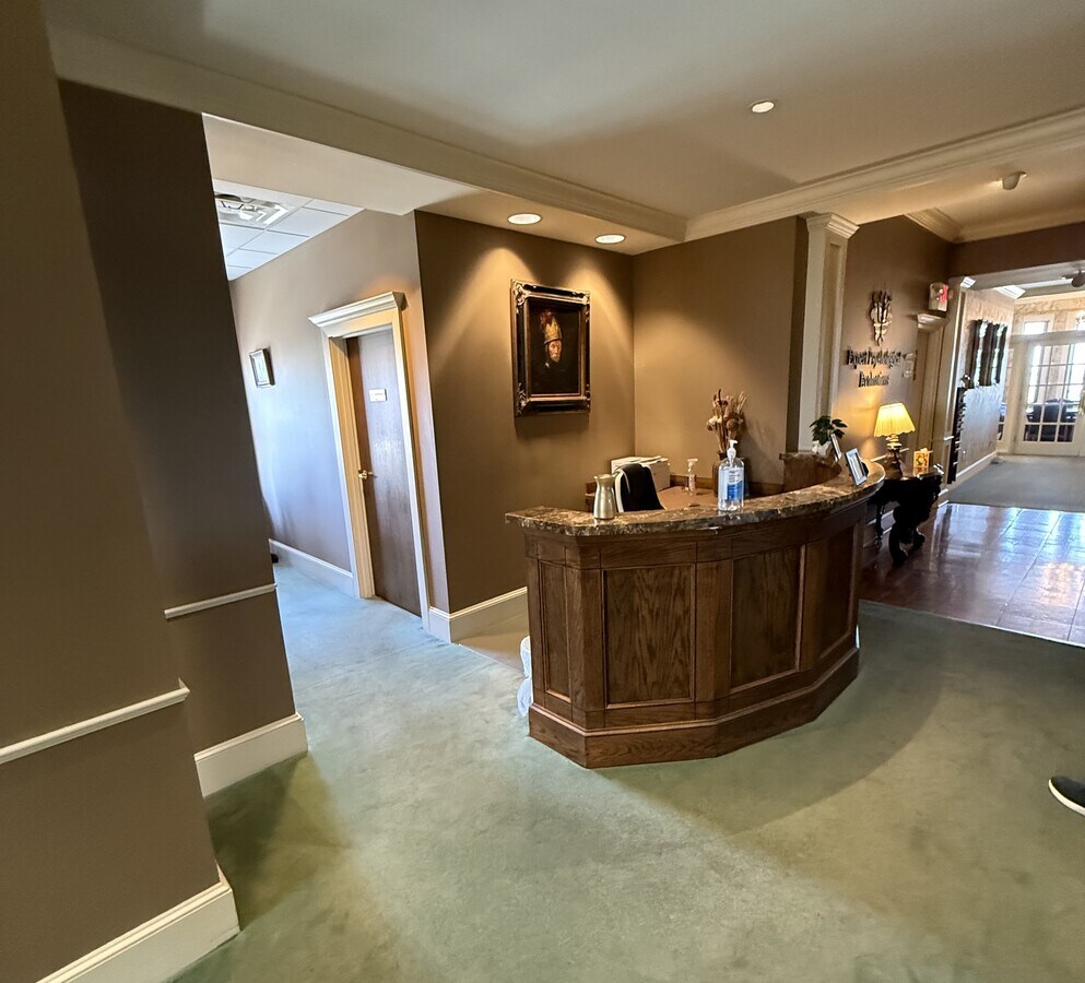 212 Center St, Little Rock, AR 72201 - Lot 900 - - Photo intérieure - Image 2 of 4