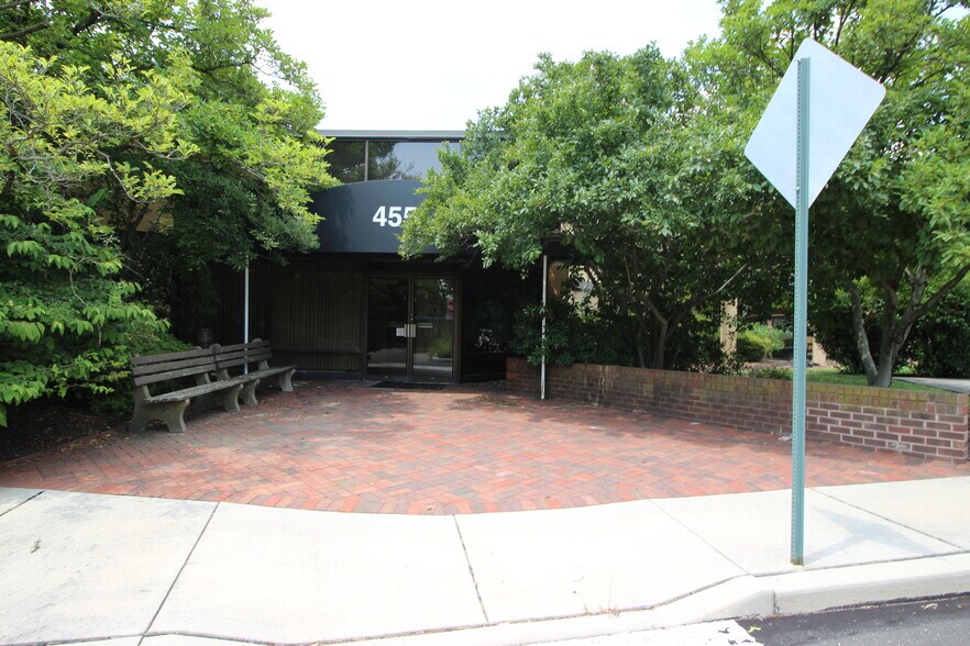 455 Maryland Dr, Fort Washington, PA à vendre - Photo de l’immeuble – Image 3 sur 53