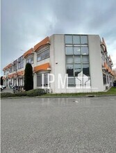 Bureau dans Marseille à louer Photo de l’immeuble– Image 1 sur 5