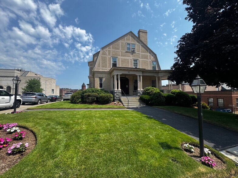 10 Institute Rd, Worcester, MA à louer - Photo de l’immeuble – Image 3 sur 14