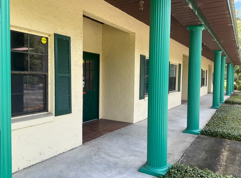 16455 E Highway 40, Silver Springs, FL à louer - Photo de l’immeuble – Image 3 sur 8