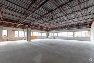 1603-1615 Dundas St E, Whitby, ON à louer Photo intérieure– Image 2 sur 2