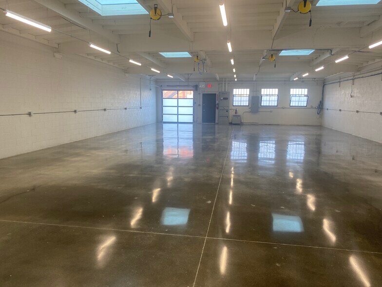 126 Arena St, El Segundo, CA à louer - Photo de l’immeuble – Image 2 sur 8