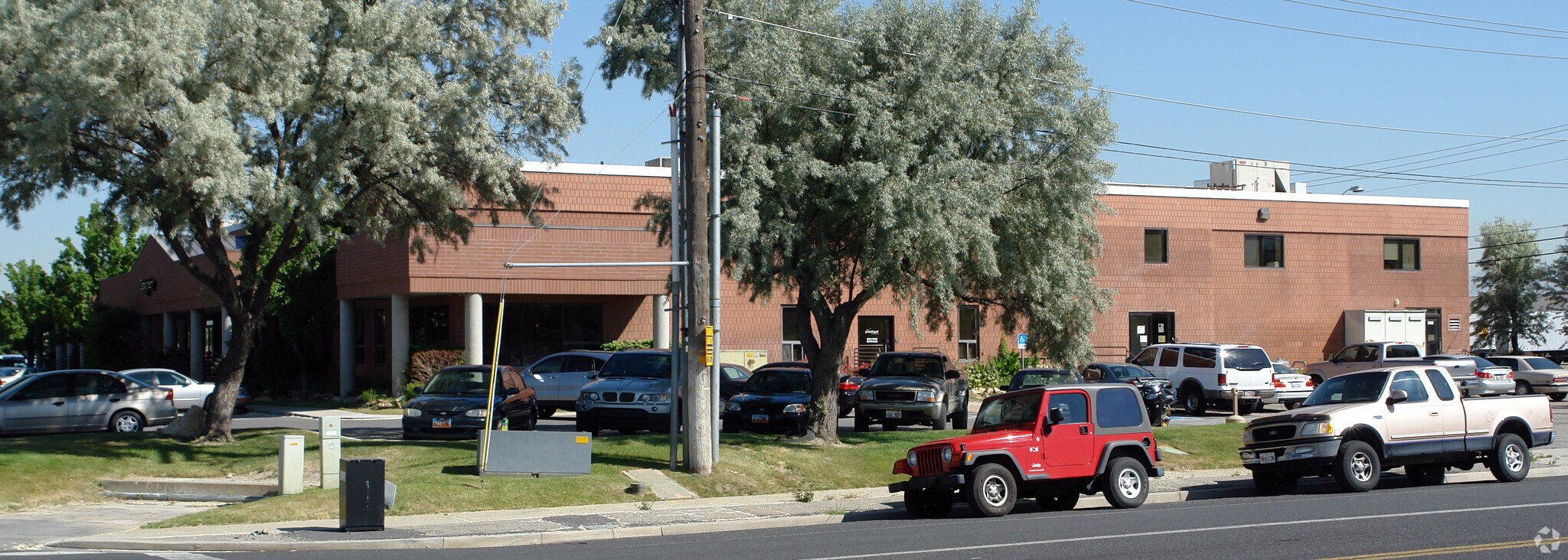 2607 Decker Lake Blvd, Salt Lake City, UT à louer Photo principale– Image 1 sur 9