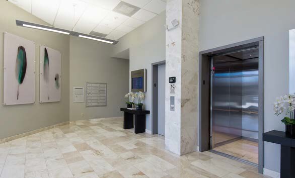 23822 W Valencia Blvd, Valencia, CA à louer - Photo intérieure – Image 2 sur 6