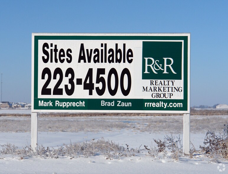 4340-4416 121st St, Urbandale, IA à louer - Photo de l’immeuble – Image 2 sur 2