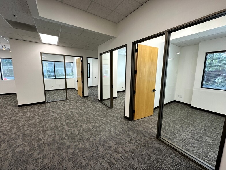 3775 Brickway Blvd, Santa Rosa, CA à louer - Photo intérieure – Image 3 sur 16