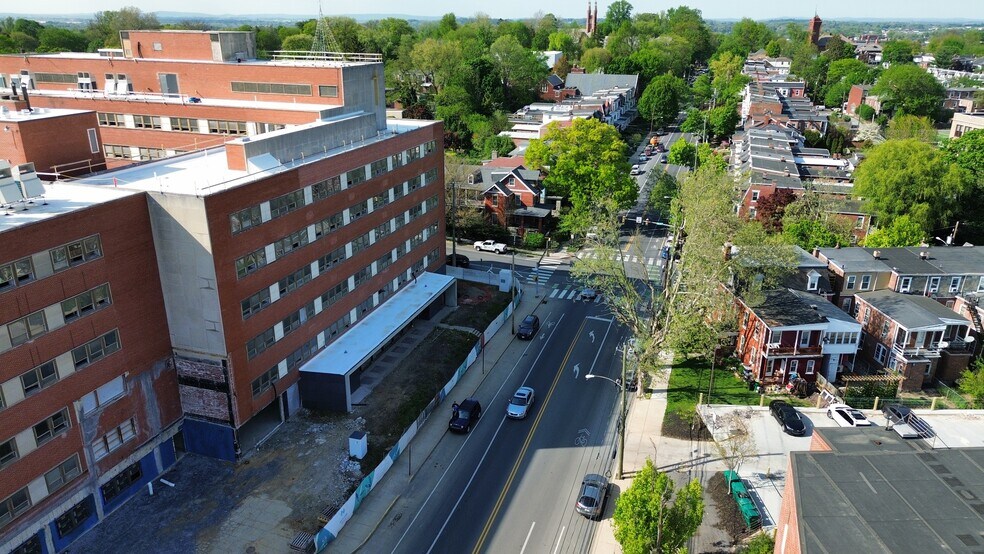 250 College Ave, Lancaster, PA à louer - Photo de l’immeuble – Image 3 sur 3