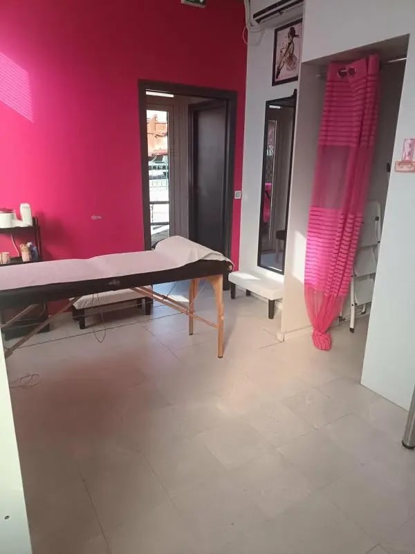 Plus de détails pour Local commercial à louer